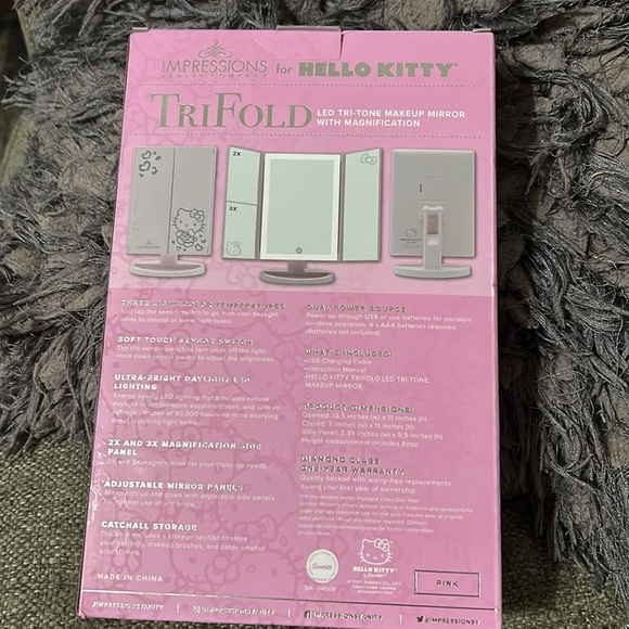 Sanrio Impressions Vanity Hello Kitty Tri Fold Mirror NIB - Picture 2 of 10